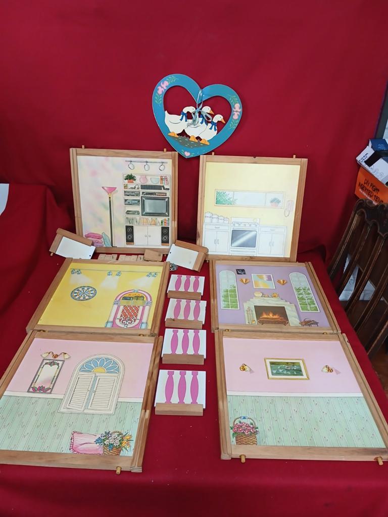 Paroi maison de barbie vintage en bois