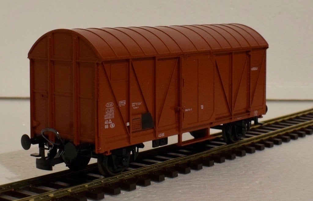 Modeltreinen Bruine gesloten wagons, Hobby en Vrije tijd, Gelijkstroom, Wagon, Ophalen of Verzenden, Zo goed als nieuw