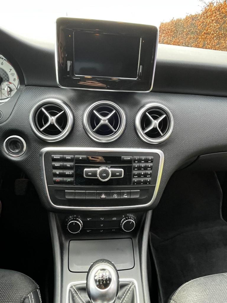 Mercedes a180 - 2015, Auto's, Mercedes-Benz, Euro 6, 4 cilinders, 1600 cc, Leder en Stof