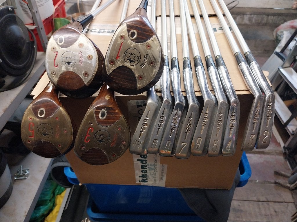 Série de club de golf vintage complète, Enlèvement