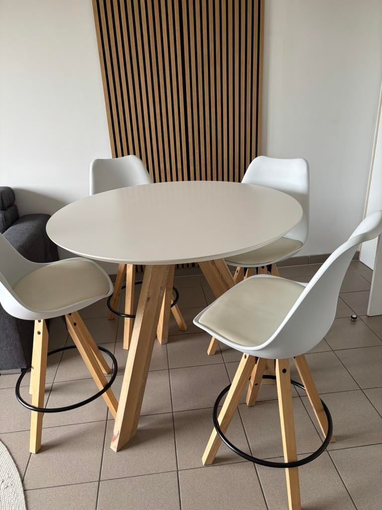 Hoge tafel en 4 stoelen, Maison & Meubles, Tables | Tables à manger, Enlèvement, Comme neuf