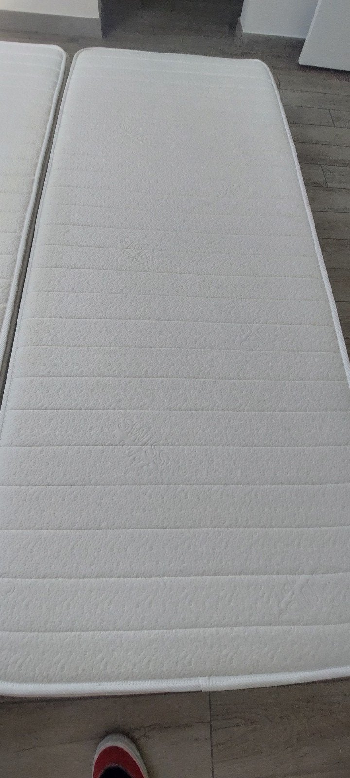2 matrassen swiss confort, Ophalen, Gebruikt, 90 cm, Eenpersoons