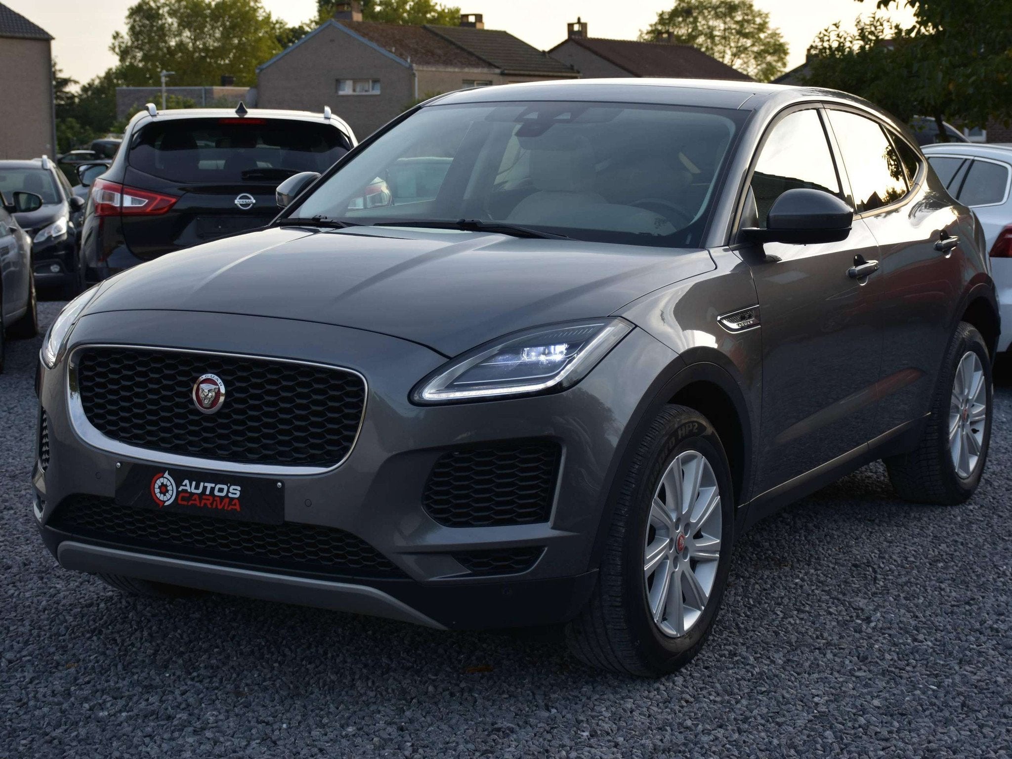 Jaguar E-Pace E-Pace 2.0 D AWD R-Dynamic SE (EU6.2), Autos, Cuir, Argent ou Gris, Achat, Ordinateur de bord