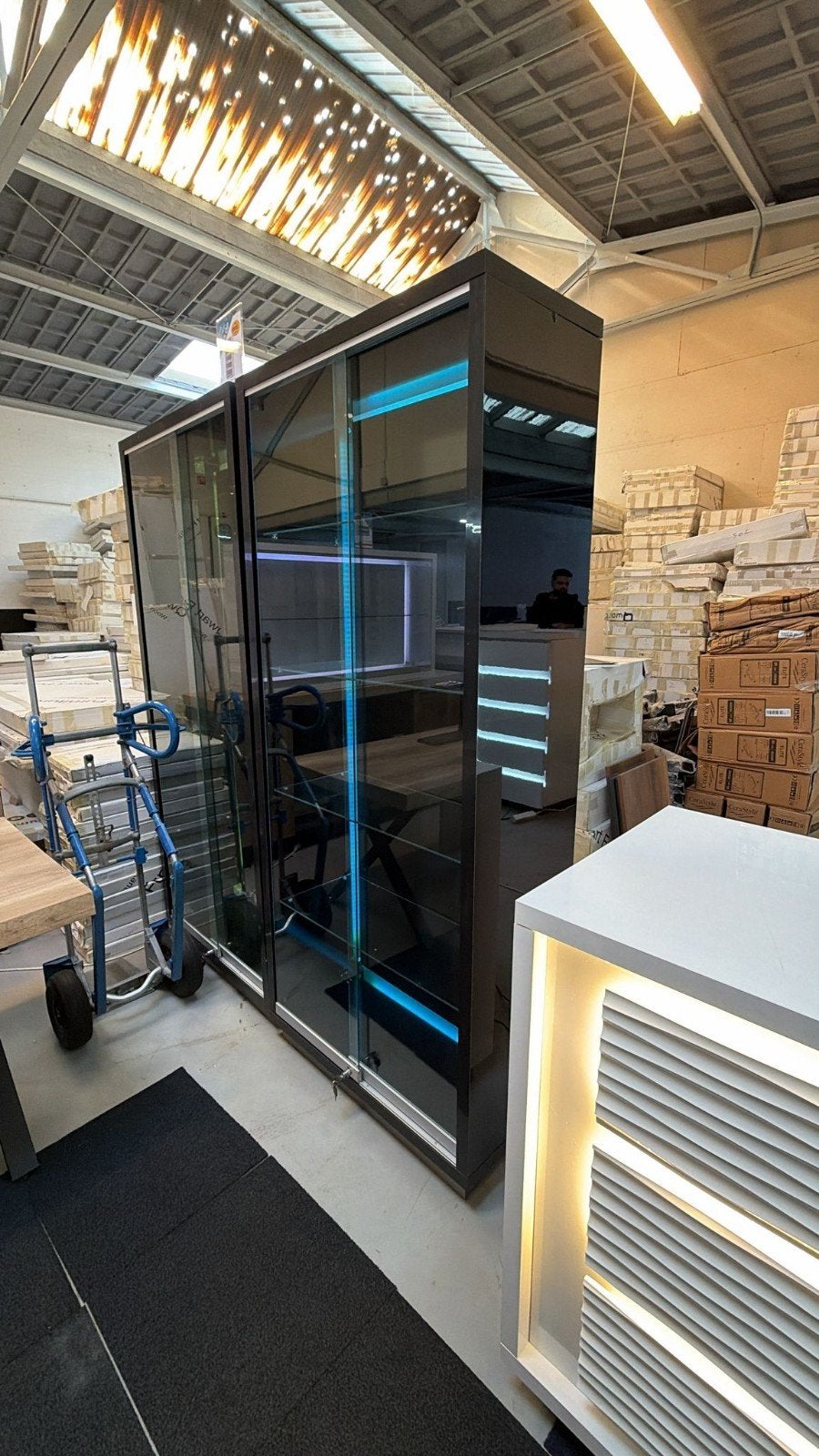 VITRINE AVEC LED, Enlèvement, Verre