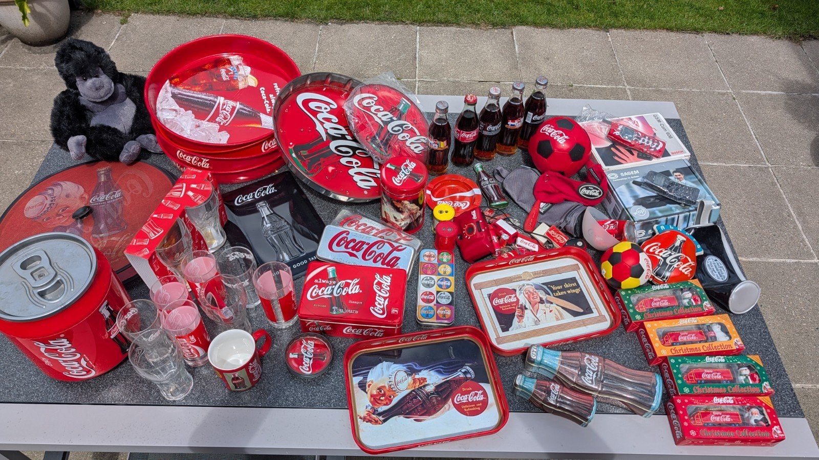 Volledige Coca-Cola verzameling, Ophalen