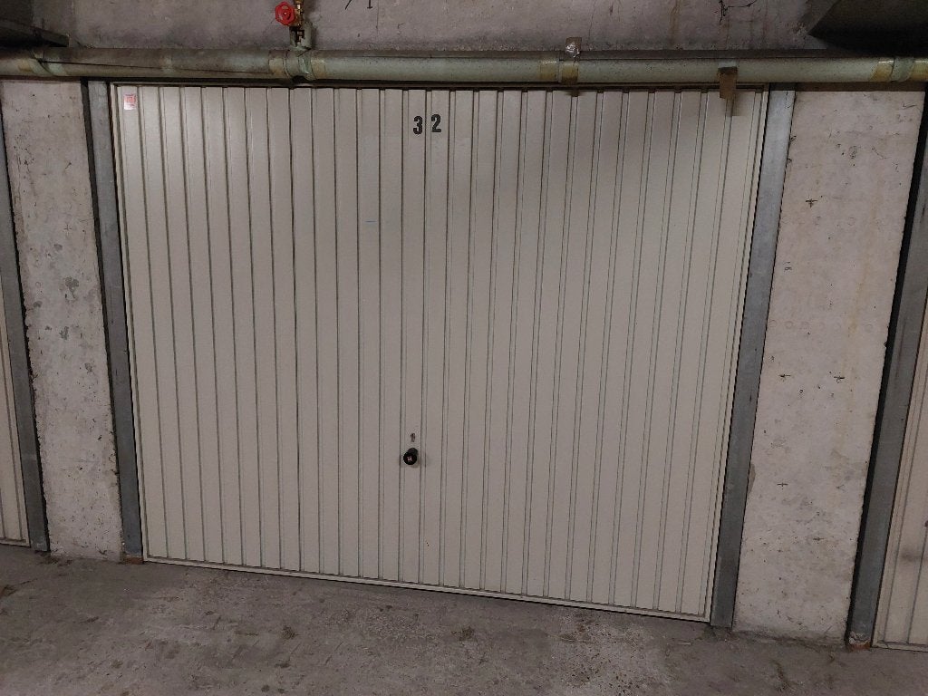 Westende-Bad : garage spacieux à louer. Loyer annuel., Province de Flandre-Occidentale