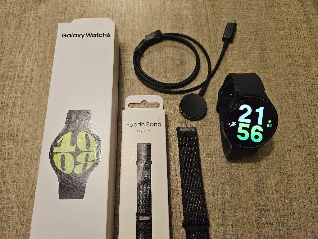 Samsung Galaxy Watch 6 47mm 4G in nieuwstaat + extra band, Handtassen en Accessoires, Ophalen, Zwart, Zo goed als nieuw, Samsung Galaxy