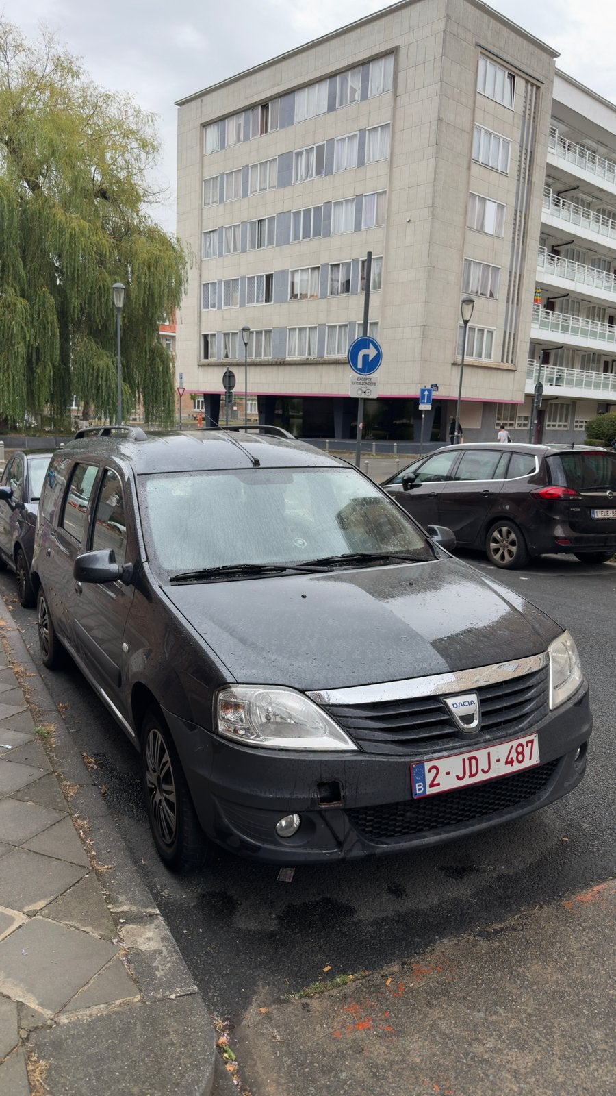 Dacia Logan MCV 1.6L Essence, Auto's, Dacia, Voorwielaandrijving, Stof, Zwart, 4 cilinders