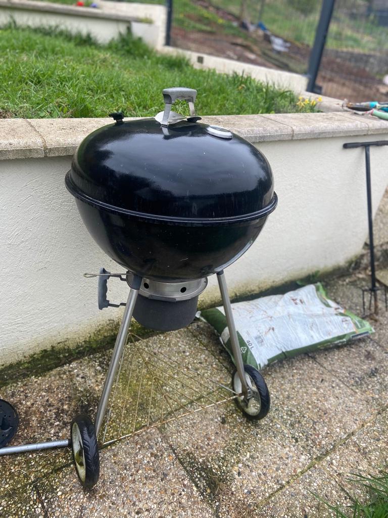 A VENDRE : BBQ quasi neuf, Jardin & Terrasse, Barbecues au charbon de bois, Comme neuf, Enlèvement
