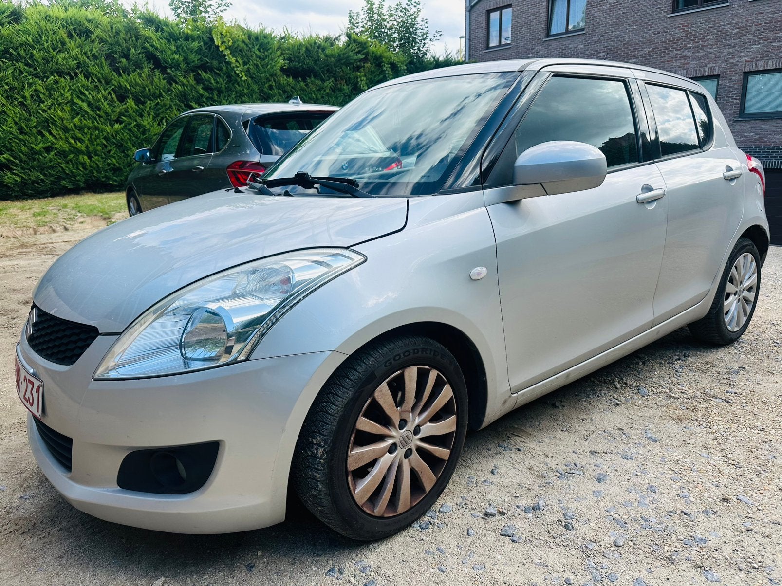 SUZUKI SWIFT 1.3 BENZINE AIRCO 2013 180000KM 3650€, Auto's, Suzuki, Euro 5, Stof, 4 cilinders, Swift