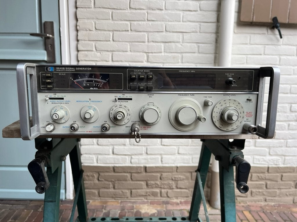 HP8640B RF signaal generator, Doe-het-zelf en Bouw, Meetapparatuur, Ophalen, Gebruikt, Elektriciteit