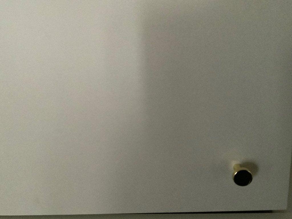 Witte kast met 3 deuren en legplanken - ikea besta, Ophalen, Met plank(en), Gebruikt, 50 tot 100 cm