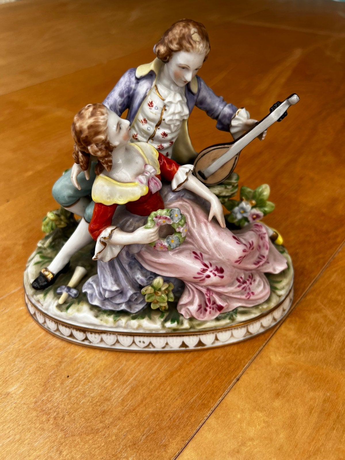 Porseleinen beeld in rococo stijl, Antiek en Kunst, Antiek | Porselein, Ophalen of Verzenden