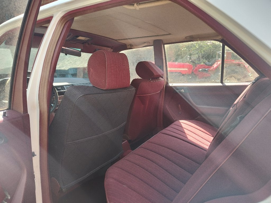 Oldtimer Mercedes 124, BJ 1988, foto 11