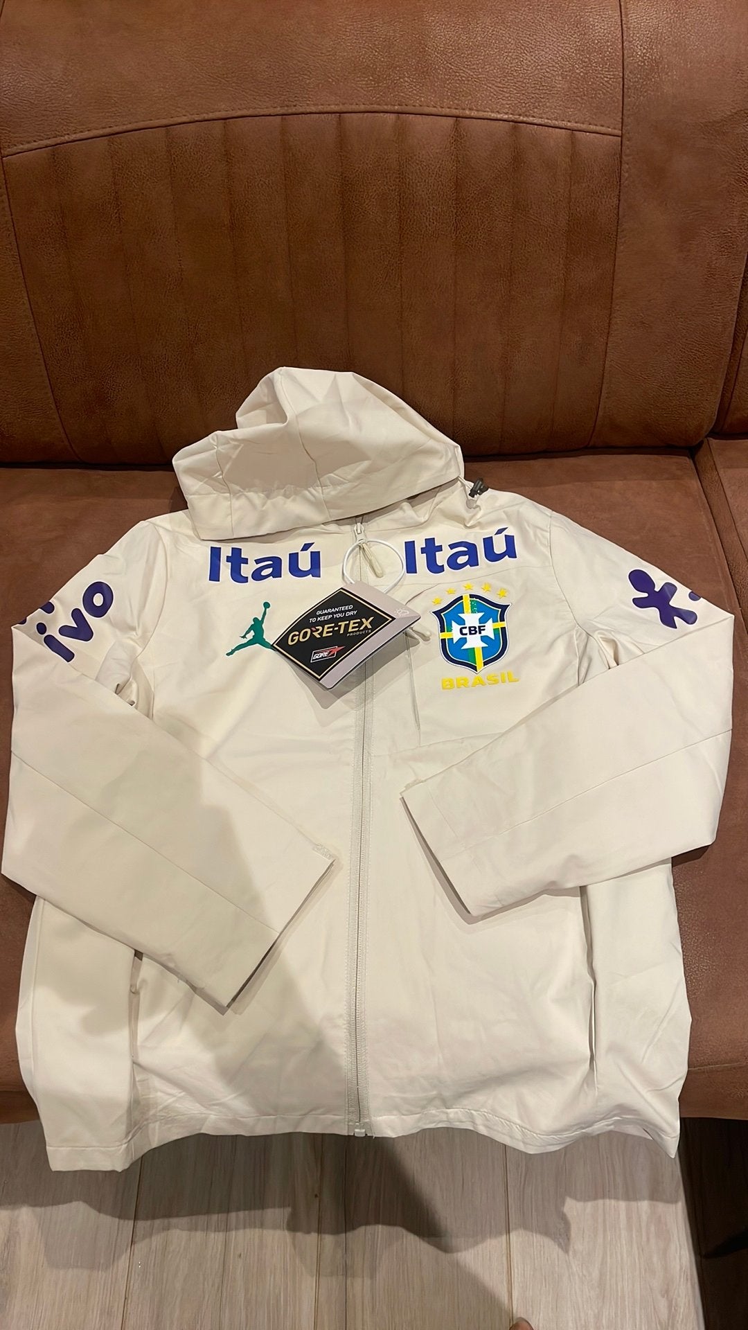 Un coupe-vent brésilien, Vêtements | Hommes, Vêtements de sport, Neuf, Enlèvement ou Envoi, Autres types, Blanc