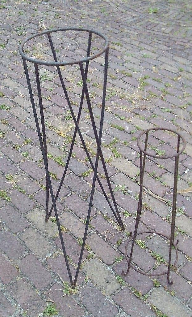 2 porte-pots de fleurs en métal robustes, Enlèvement ou Envoi, Comme neuf, Métal, Intérieur