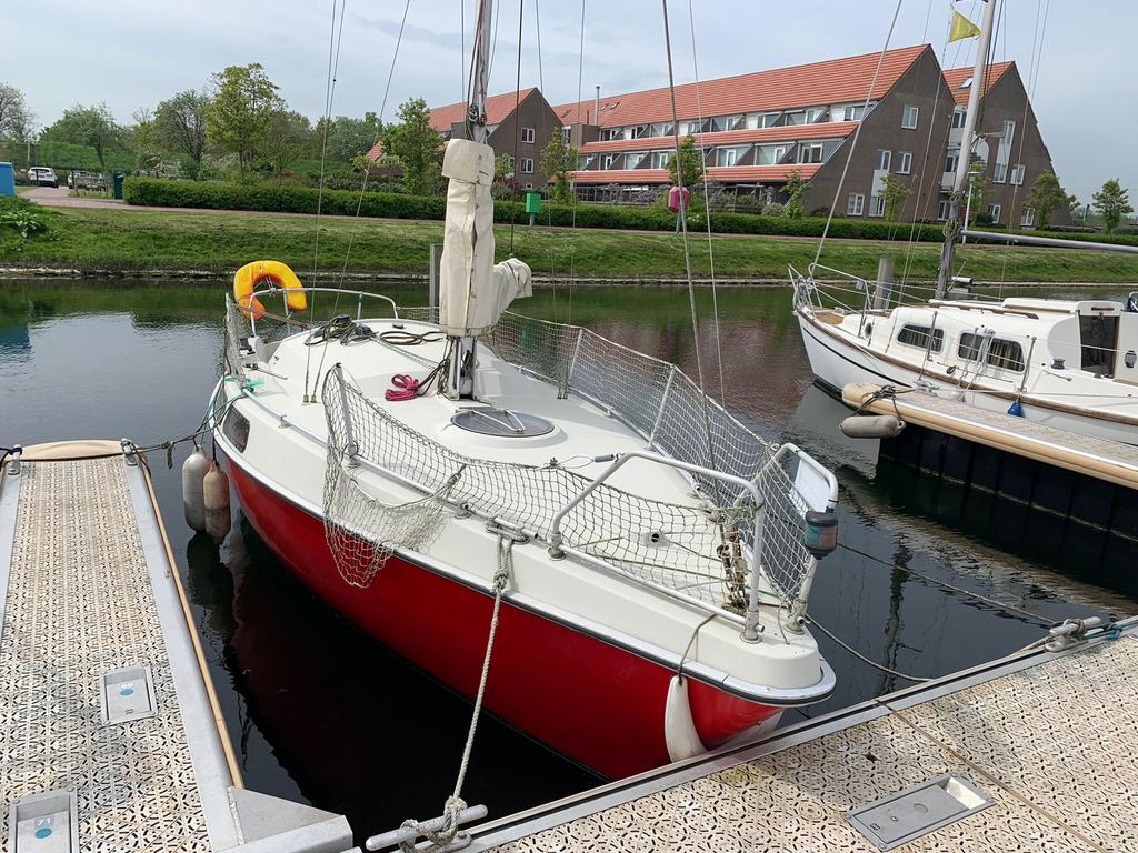 Zeilboot met kajuit + Mercury motor – vaarklaar, Watersport en Boten, Kajuitzeilboten en Zeiljachten, Ophalen, 7 m, Gebruikt, Buitenboordmotor