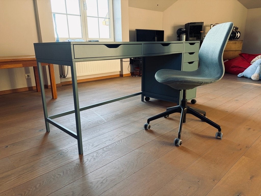 Compleet bureau met stoel in uitstekende staat, Articles professionnels, Aménagement de Bureau & Magasin | Mobilier de bureau & Aménagement