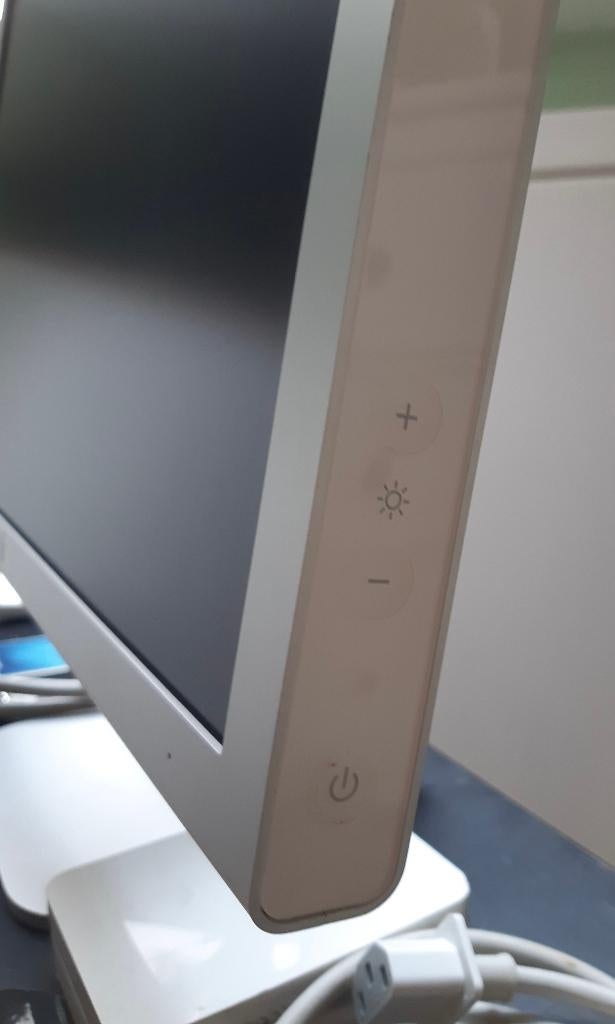Apple Cinema Display 20-inch widescreen, Computers en Software, Ophalen, Full HD, Zo goed als nieuw, Overige typen
