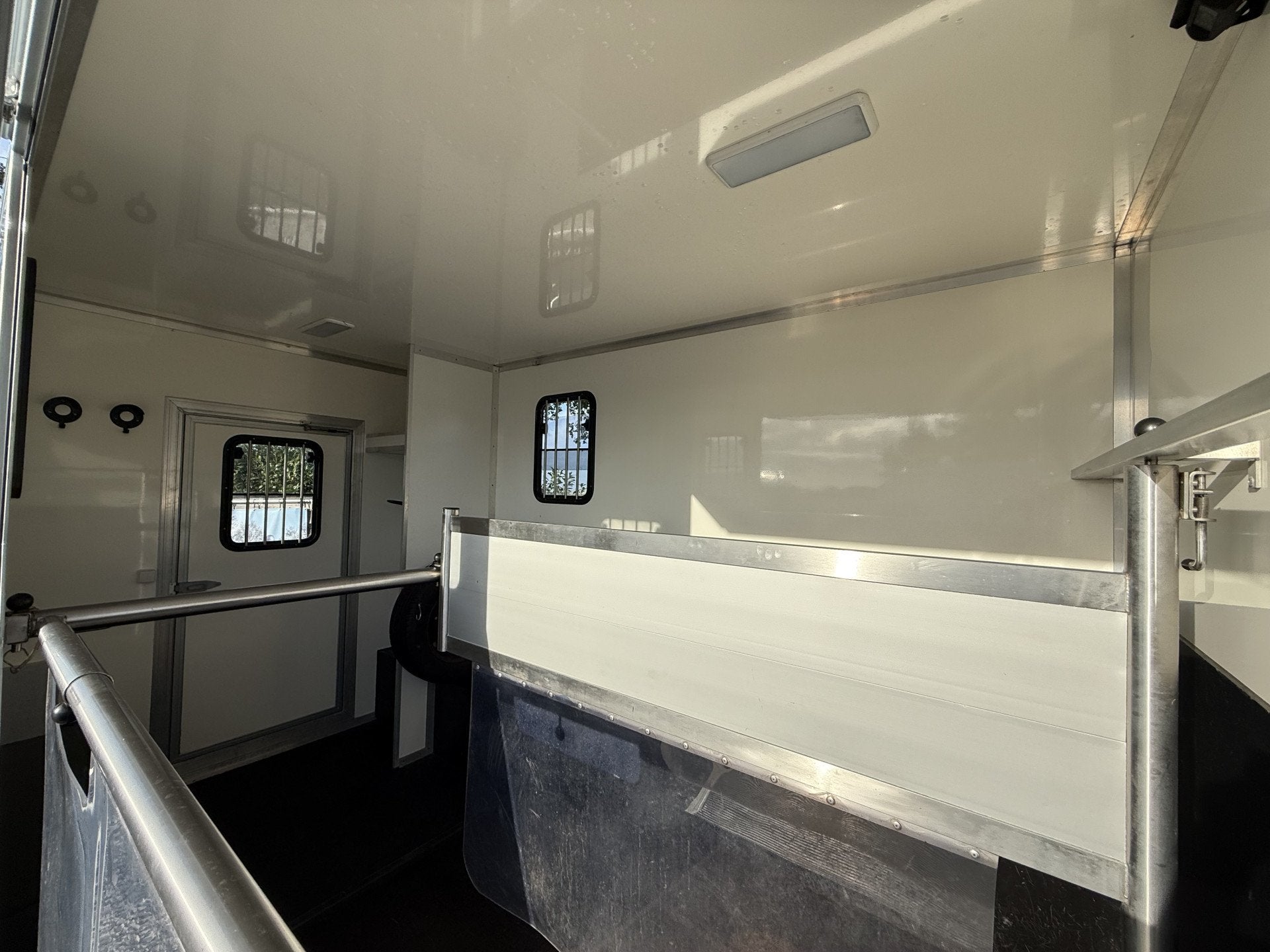Renault Master | HORSETRUCK | TVW 2021 | CLASSIC 3XL | 2008, Dieren en Toebehoren, Weduwestraat 12
4884MV  WERNHOUT, NL, Paardenwagentje NL | MVV HORSETRUCKS