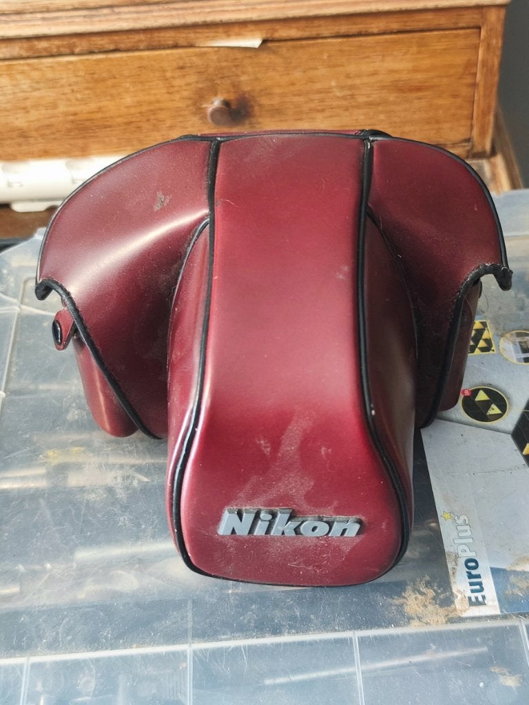 Nikon CF22 bordeauxrode behuizing, Ophalen, Zo goed als nieuw, Spiegelreflex, Nikon