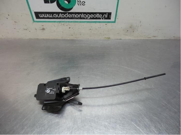 Moteur de verrouillage clapet réservoir d'un BMW 5-Serie (5, -, 3 mois de garantie, Utilisé, -