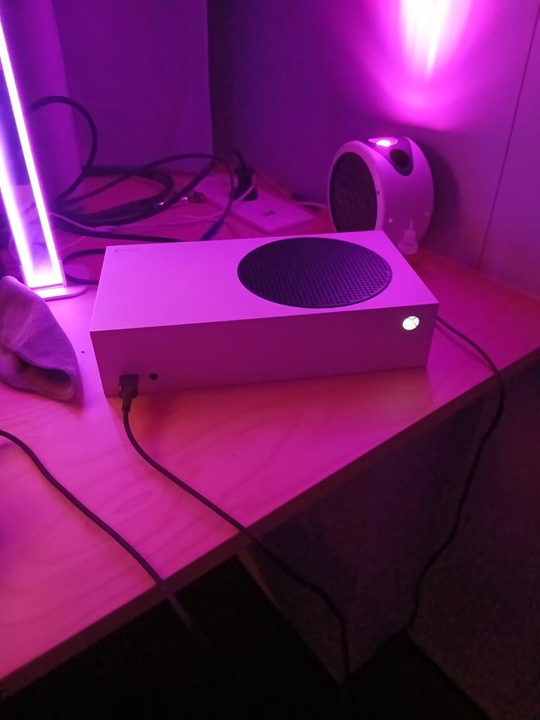 Xbox series s perfecte staat + controller + hdmi 2.1 kabel, Games en Spelcomputers, Ophalen