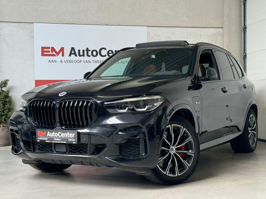 BMW X5 45e 3.0 M Shadow PHEV 11/2022-Pano-CAM-Assist-CarPlay, Automaat, Zwart, Leder, Hybride Elektrisch/Benzine
