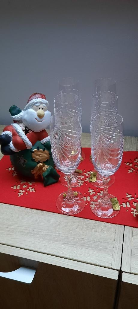 6 kristallen champagneglazen, Ophalen