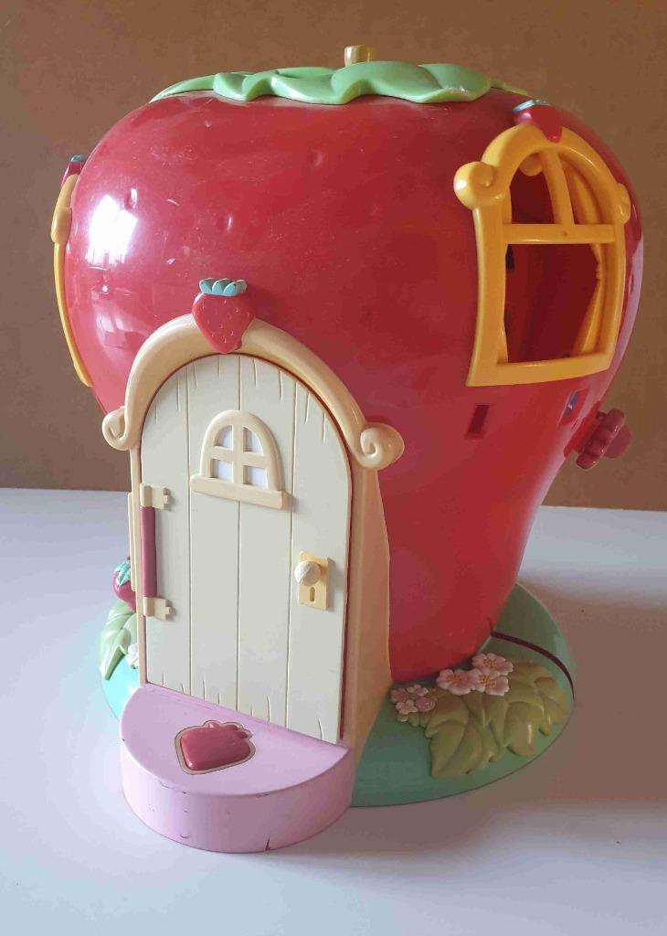 MAISON FRAISE (de Charlotte aux fraises), Enfants & Bébés, Jouets | Maisons de poupées, Enlèvement