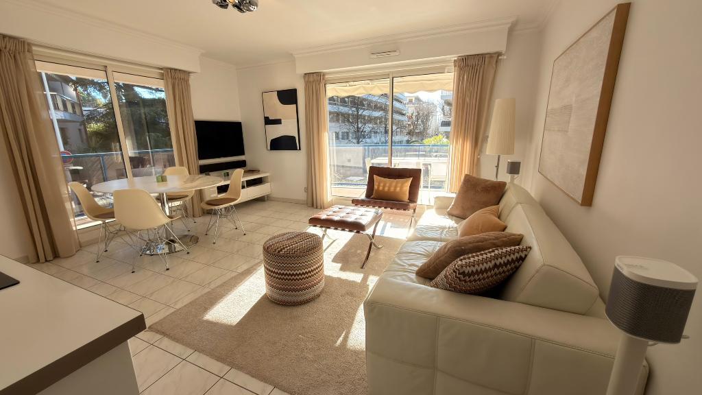 Cannes: Huurappartement 4-6 personen "Croisette Madrid", Vakantie, 2 slaapkamers, Provence en Côte d'Azur, Wasmachine, Appartement
