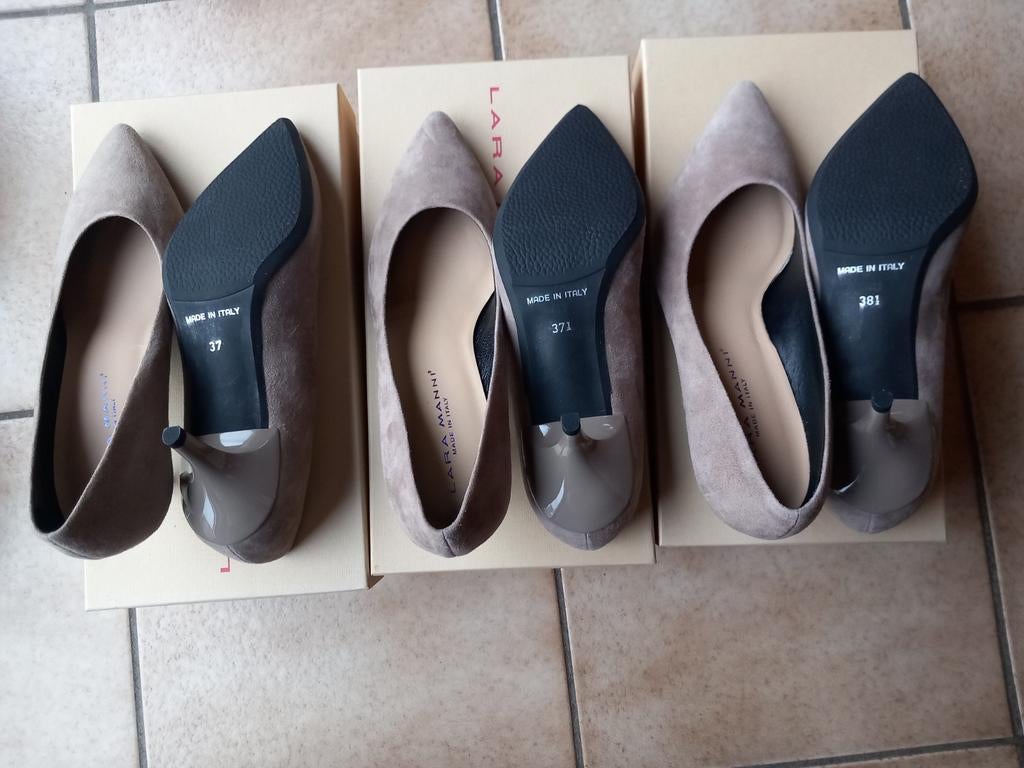Chaussures neuves en cuir beige ou noir pointure 37 - 38, Enlèvement ou Envoi, Chaussures basses, Noir, Neuf