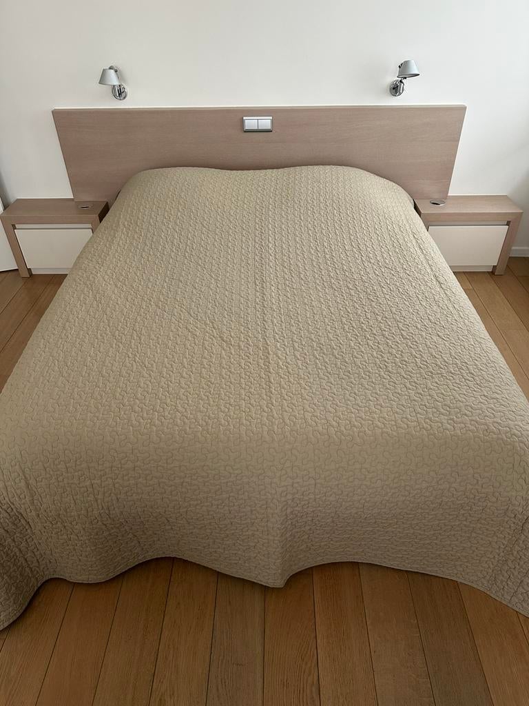 Bedsprei 270 x 270, Ophalen, Zo goed als nieuw, Beige
