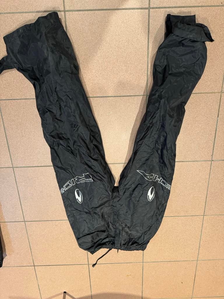 Pantalon de pluie motard, Motos, Enlèvement