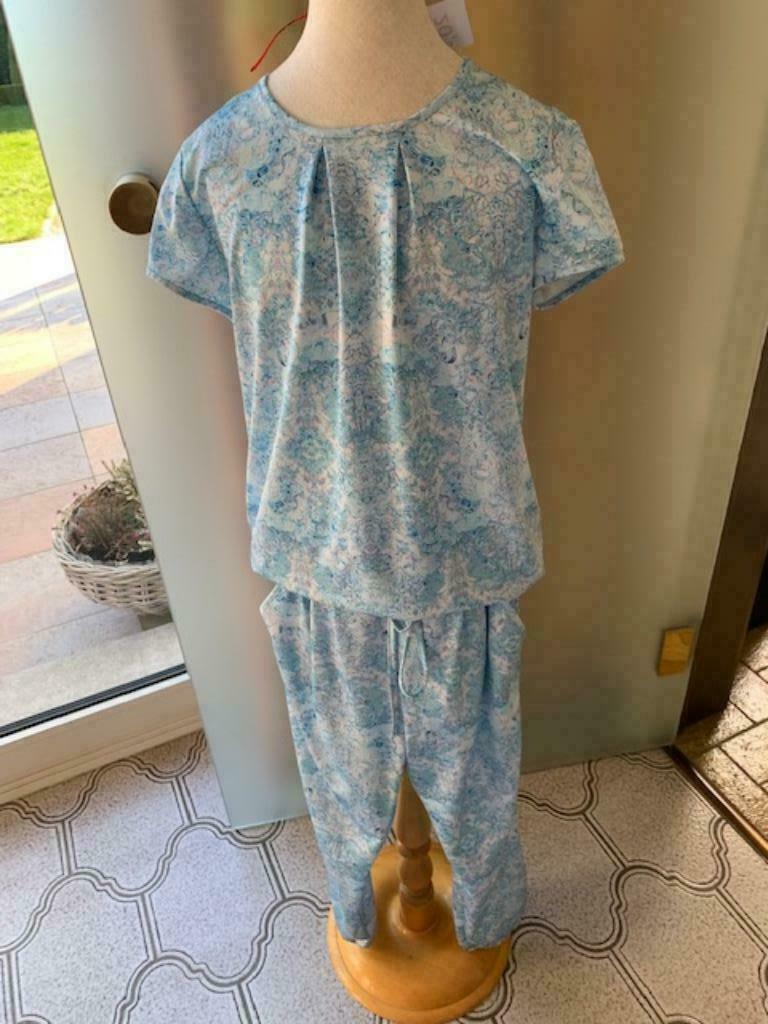 Lange broek met bloesje- 10 jaar, Meisje, Ophalen of Verzenden, Zo goed als nieuw, Setje