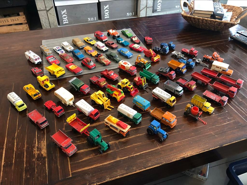 lot de miniatures matchbox majorette corgi 1/60 1/64, Enlèvement, Utilisé, Voiture
