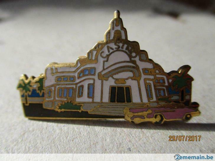 Pin's casino signé démons et merveilles, Enlèvement ou Envoi, Utilisé, Insigne ou Pin's