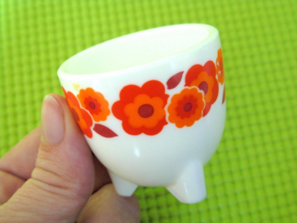 1 coquetier Arcopal fleur de Lotus rouge, Enlèvement ou Envoi, Maison et Meubles