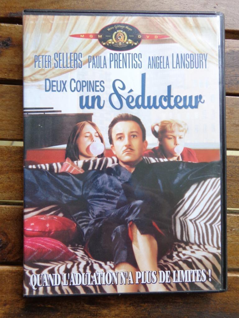 )))  Deux Copines Un Séducteur  //  Peter Sellers  (((, Alle leeftijden, Ophalen of Verzenden, Zo goed als nieuw, Overige genres