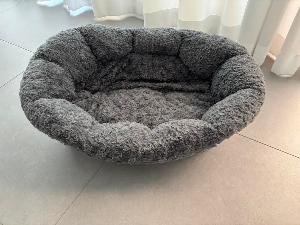 Stevige honden mand   60cm. met zacht kussen., Ophalen, Gebruikt
