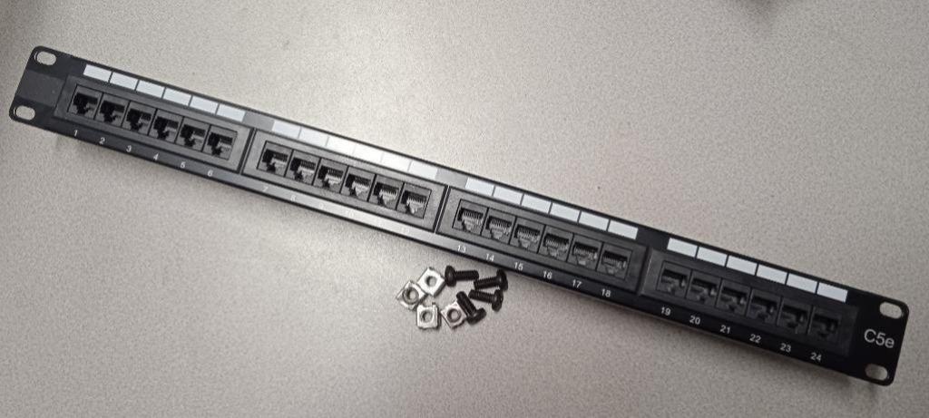 panneau patch 24 ports Ethernet RJ45 CAT5e, Enlèvement ou Envoi, Comme neuf