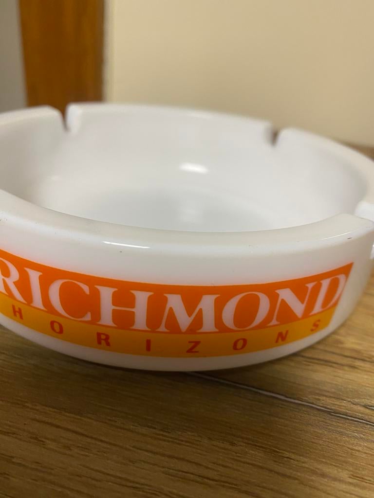 Ancien cendrier Richemond en faïence excellent état, Enlèvement ou Envoi