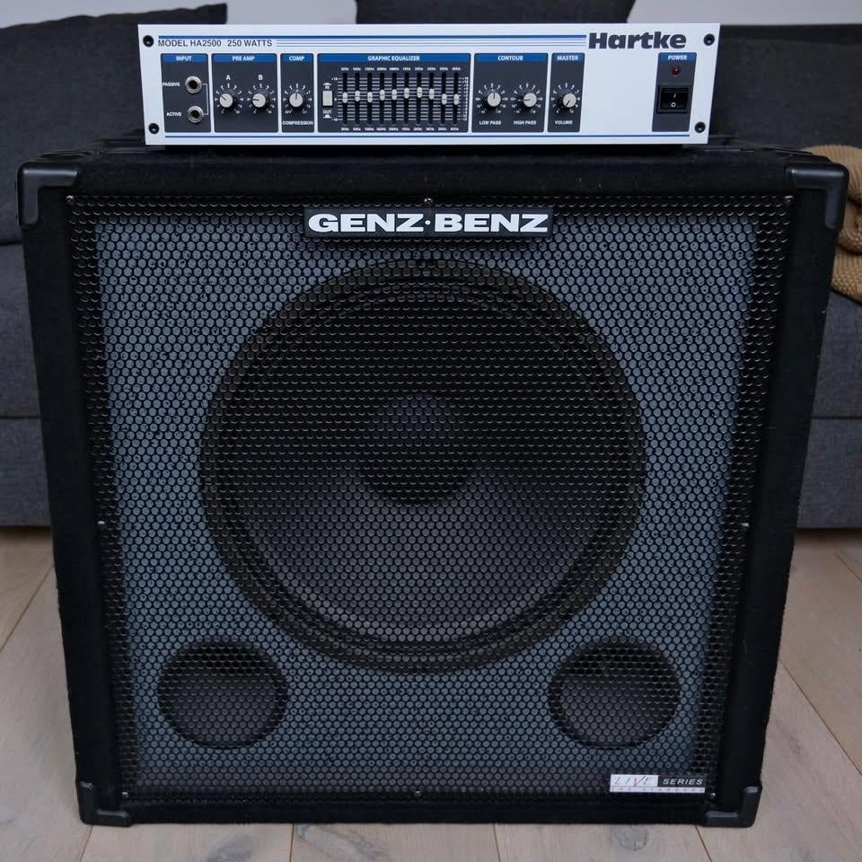 Baffle basse Genz Benz LS 115B + tête d’ampli Hartke HA2500, Musique & Instruments, Enlèvement, Comme neuf, Guitare basse, 100 watts ou plus