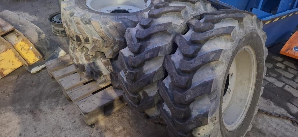 Set Mitas banden, Auto-onderdelen, Ophalen, Banden en Velgen, Nieuw, All Season