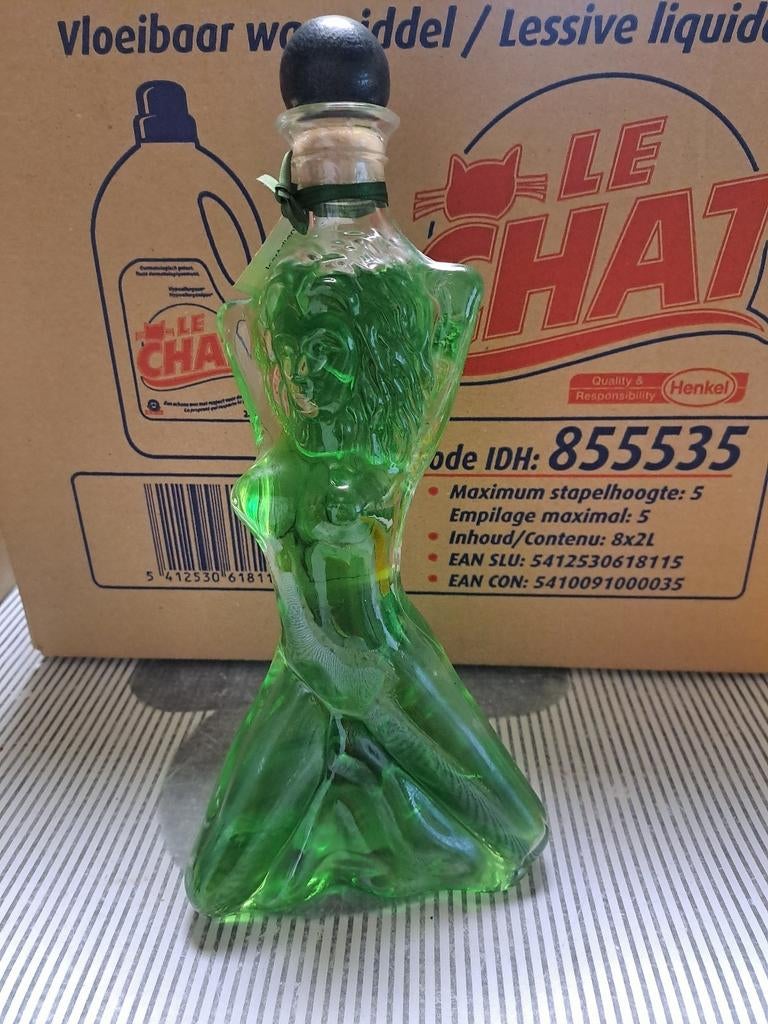 Bouteille decorative  en forme de femme avec alcool bananes, Enlèvement ou Envoi, Comme neuf
