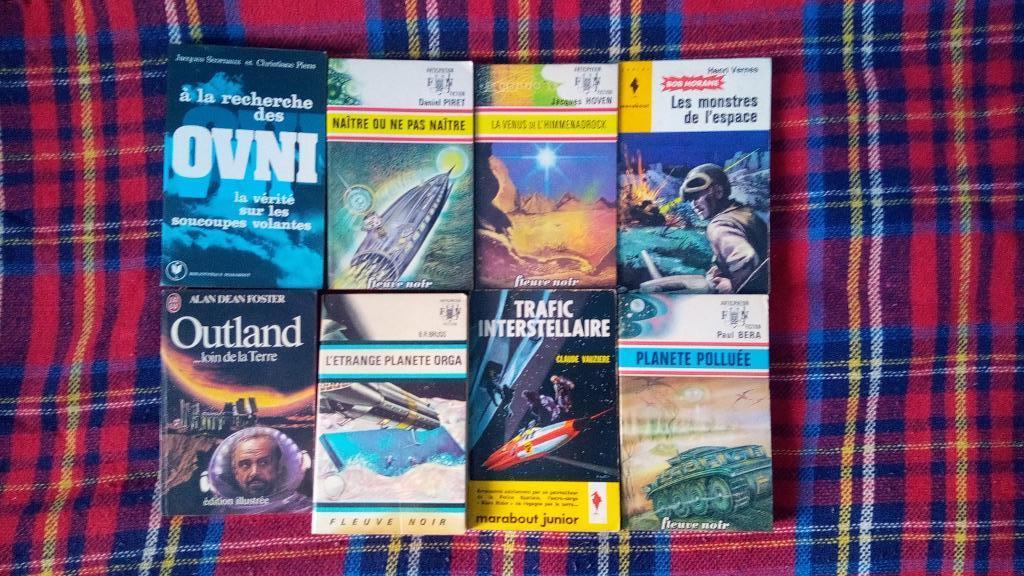 Lot de 8 livres ovnis espace, Gelezen, Europa overig, Ophalen of Verzenden, Plusieur auteur