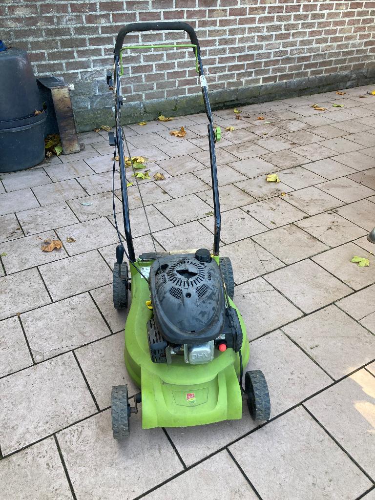 Tondeuse non tractee, Tondeuses à gazon à essence, 40 à 49 cm, Utilisé, Bac de ramassage