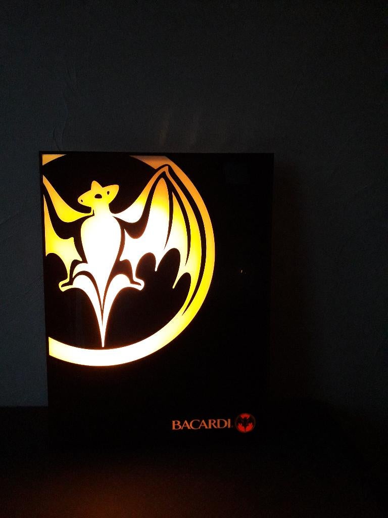 Lichtreclame BACARDI, Ophalen of Verzenden, Zo goed als nieuw, Lichtbak of (neon) lamp