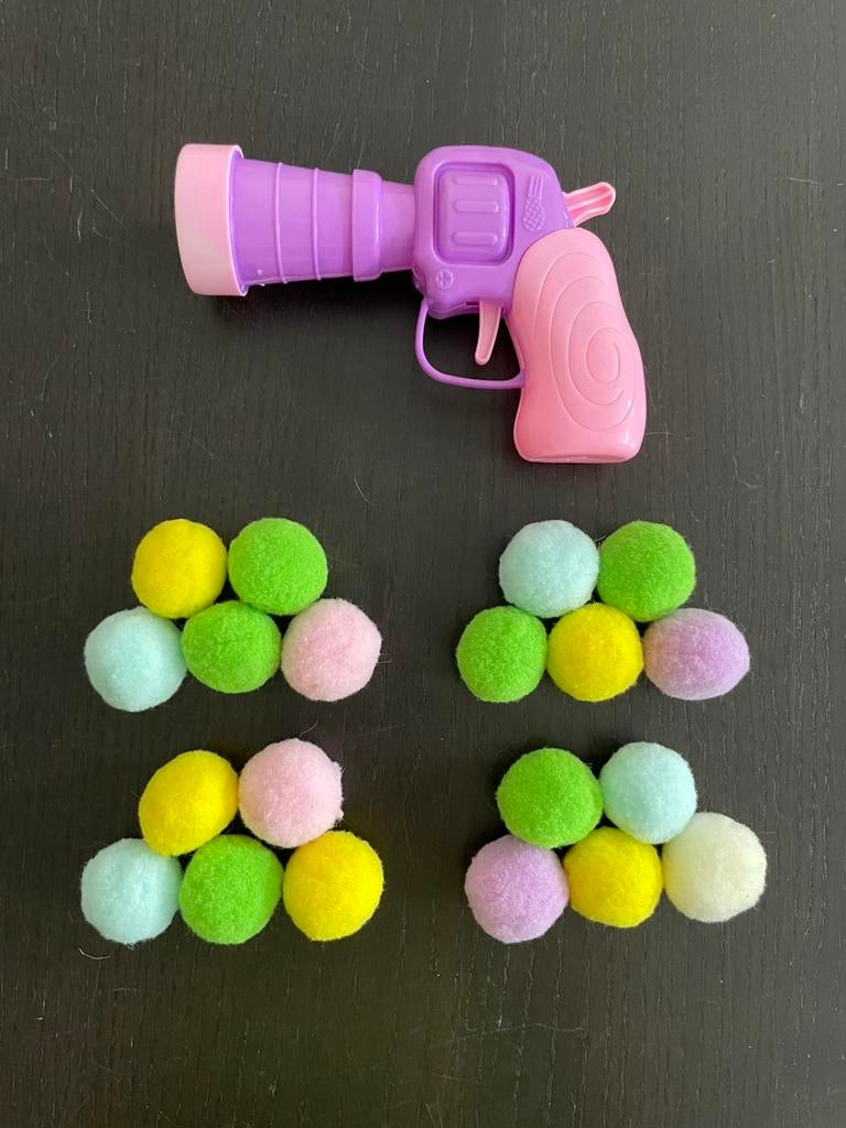 Kattenspeeltje pistool & 20 balletjes, Enlèvement ou Envoi, Comme neuf, Autres jouets