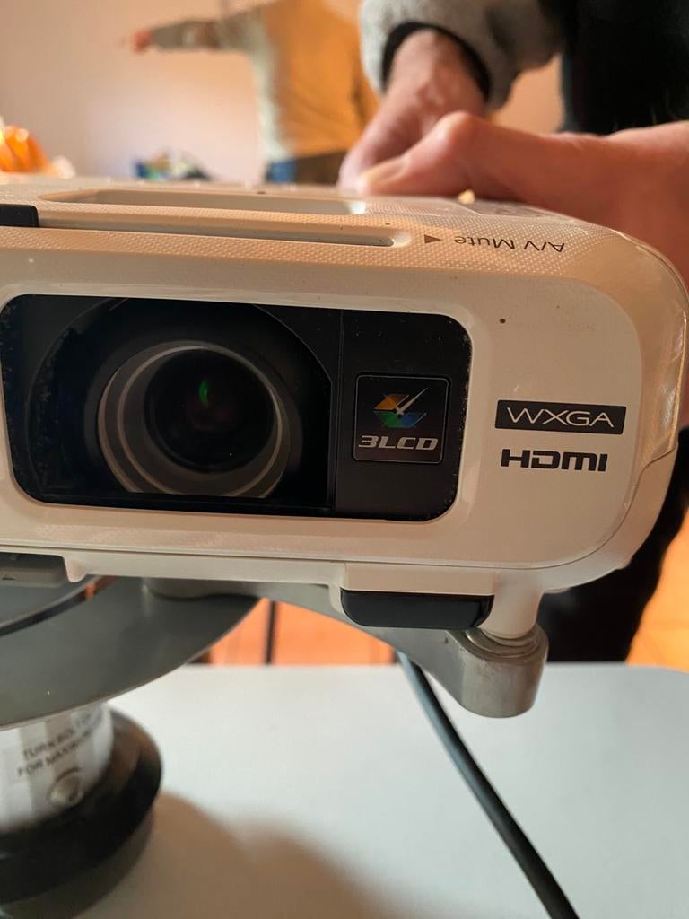 Projecteur Epson EB-W18 & toile 3,20 m motorisée, Ophalen, Gebruikt, HD (720), Epson